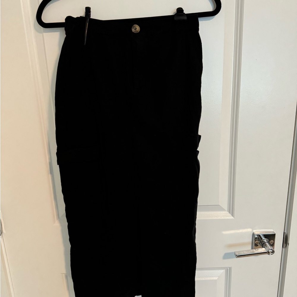 BLACK CARGO SKIRT